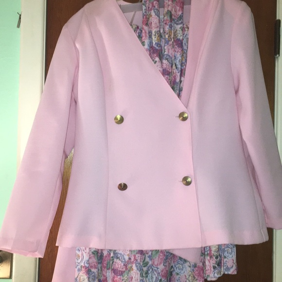 Blazer, 2 Skirts and Scarf - Picture 1 of 6